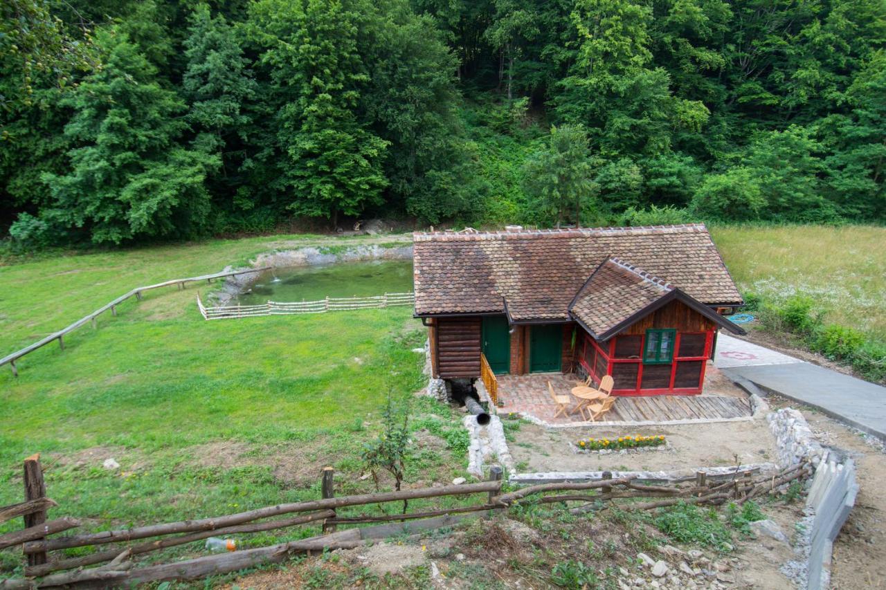 Vajat Tuk Villa บายินา บาชตา ภายนอก รูปภาพ