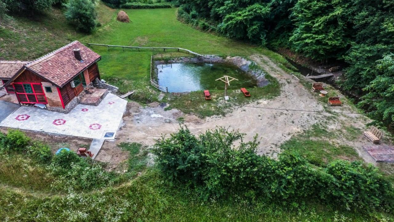 Vajat Tuk Villa บายินา บาชตา ภายนอก รูปภาพ